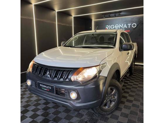 MITSUBISHI L200 TRITON 2.4 16V TURBO DIESEL SPORT GLS CD 4P 4X4 AUTOMÁTICO